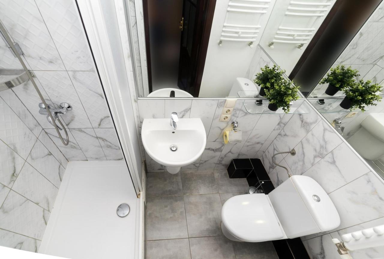 Main Square Apartment Good Stay In The City Center Lviv Eksteriør billede