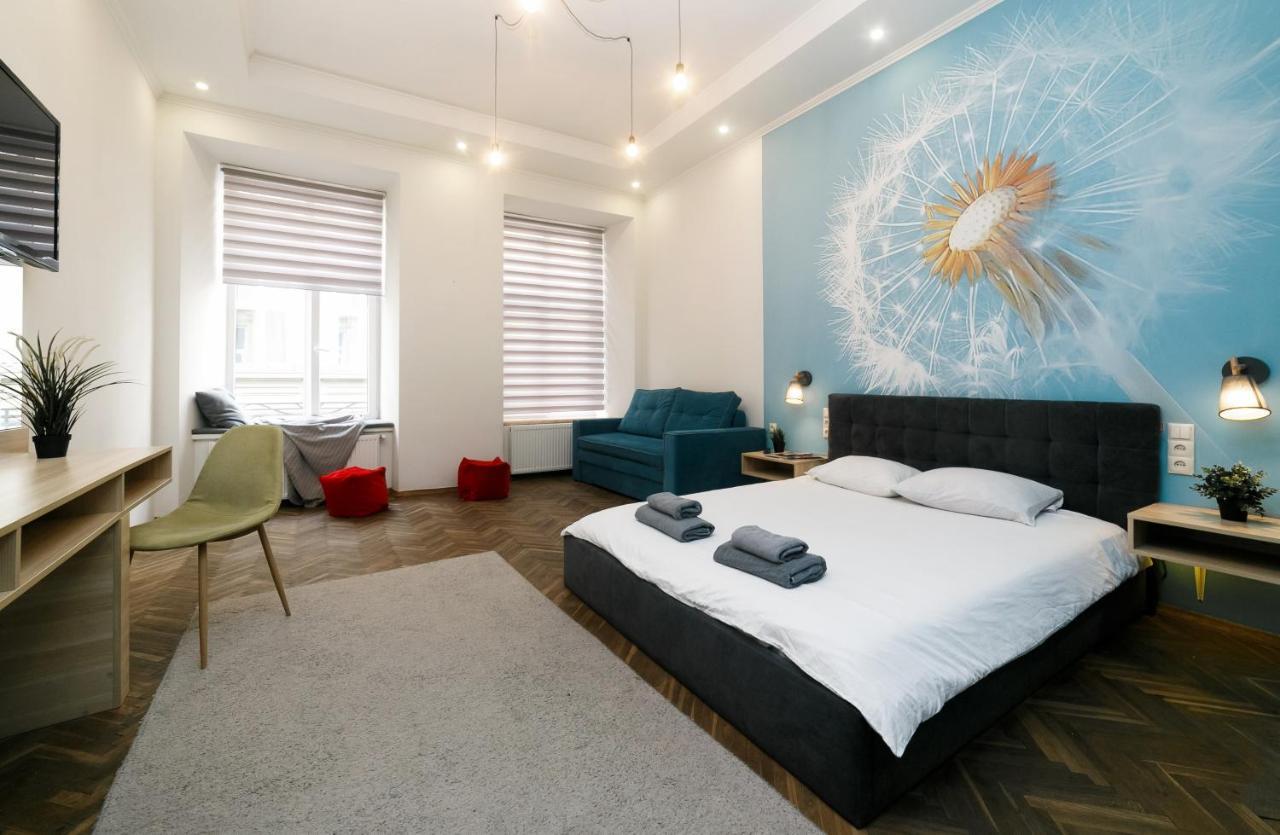 Main Square Apartment Good Stay In The City Center Lviv Eksteriør billede